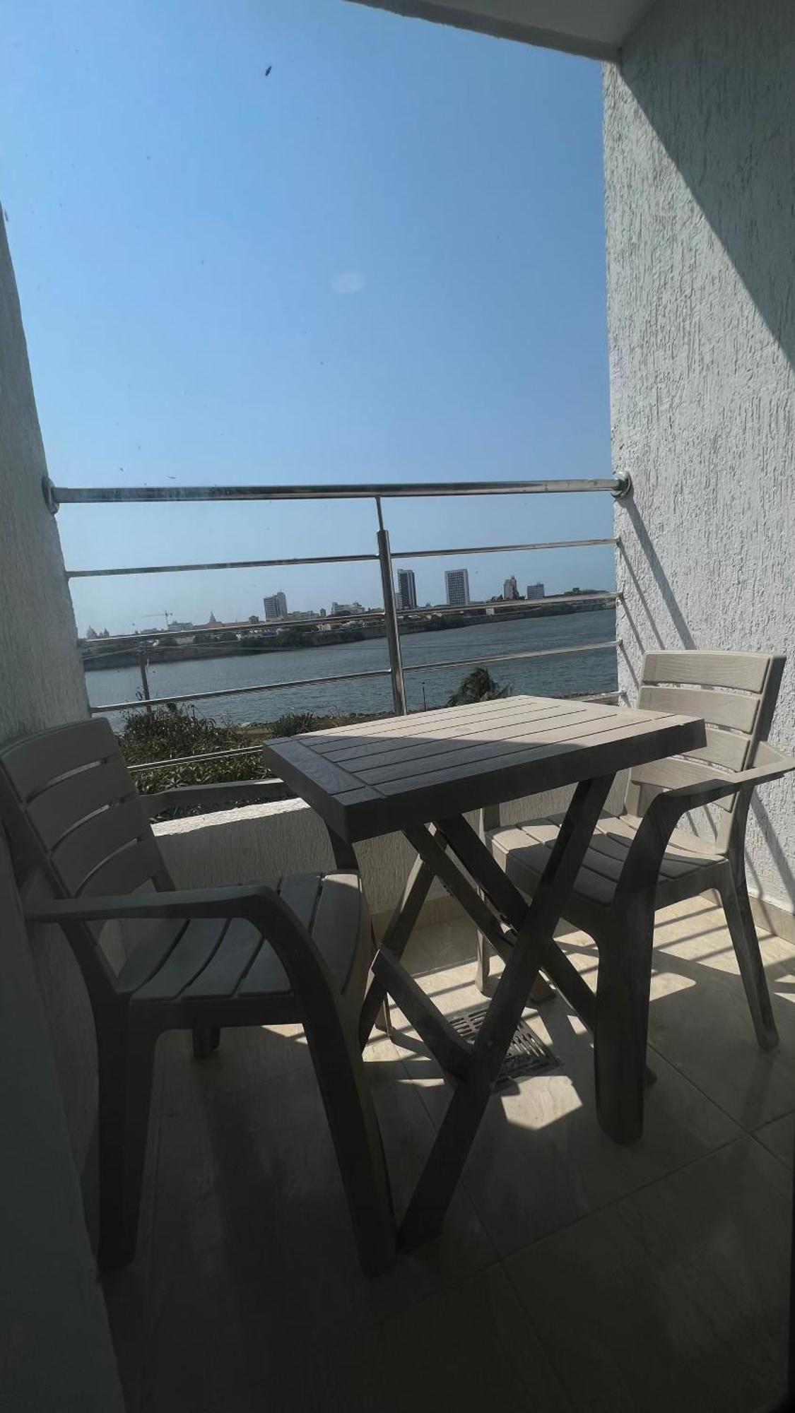 Bahia 79 Apartasuites Cerca Al Centro Cartagena  Exterior foto