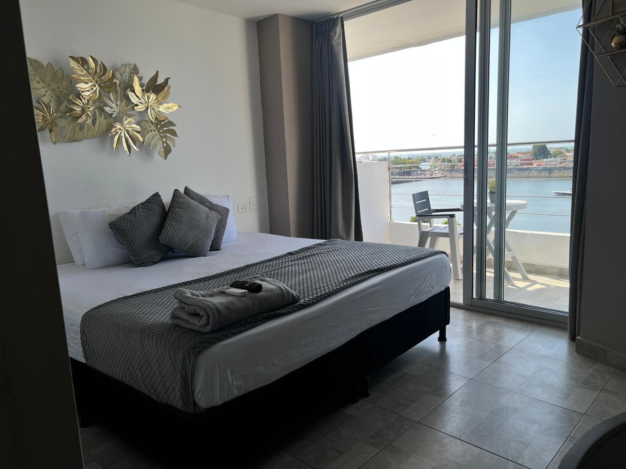 Bahia 79 Apartasuites Cerca Al Centro Cartagena  Exterior foto